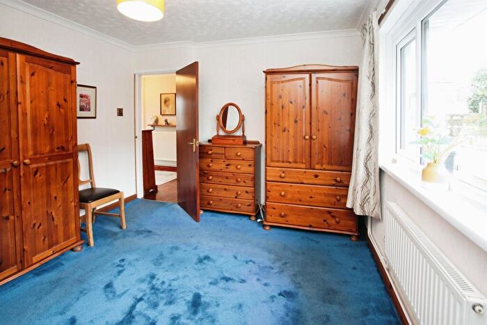2 Bedroom Detached Bungalow For Sale In New Road, Ynysybwl, Pontypridd, CF37