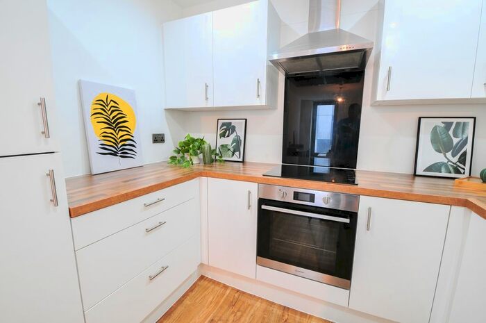 1 Bedroom Flat To Rent In Michigan Avenue, Salford, M50