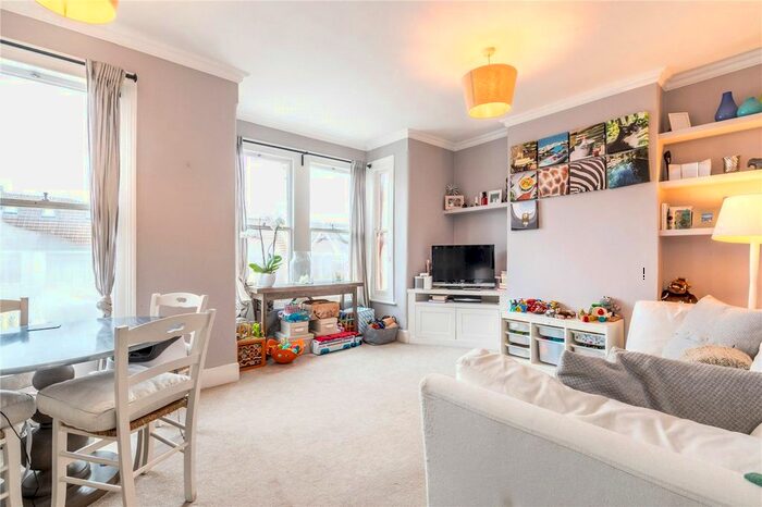 2 Bedroom Flat To Rent In Dunstans Road, East Dulwich, London, SE22