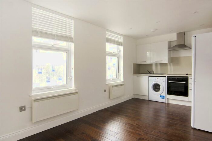 1 Bedroom Flat To Rent In Amhurst Road, London, E8