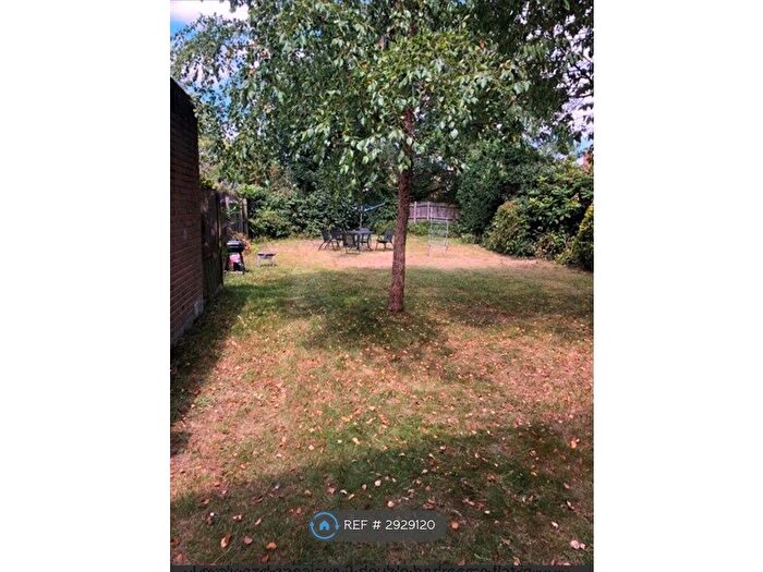 2 Bedroom Flat To Rent In Richmond Park Road, Bournemouth, BH8