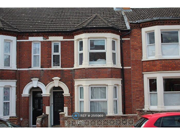 3 Bedroom Terraced House To Rent In Gladstone Street, Bedford, MK41