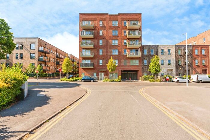 1 Bedroom Flat For Sale In Bridlington Road, Watford, WD19