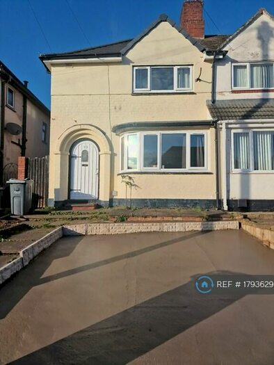 3 Bedroom Semi-Detached House To Rent In Warwick Road, Oldbury, B68