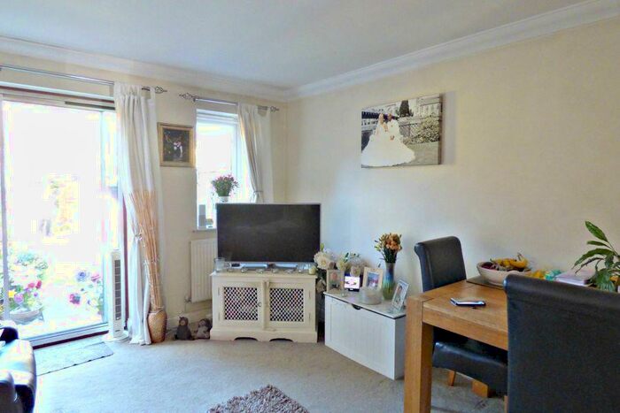 2 Bedroom Terraced House To Rent In Queens Acre, HP13