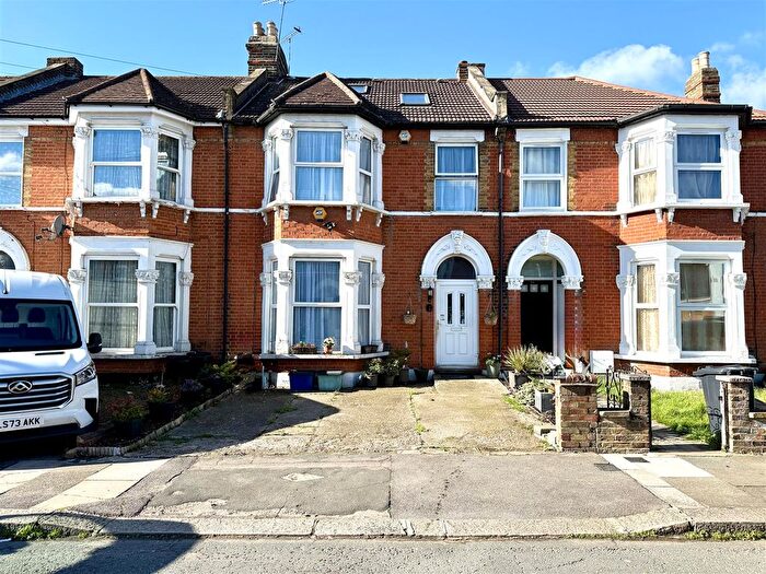 4 Bedroom Terraced House For Sale In Hazeldene Road, Ilford, IG3