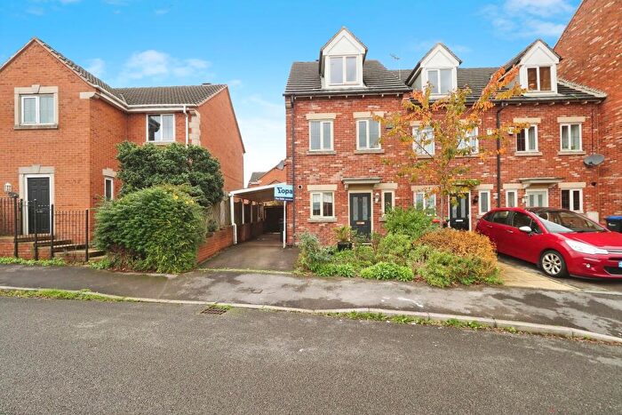 3 Bedroom Semi-Detached House For Sale In Mill Pond Close, Nottingham, NG17