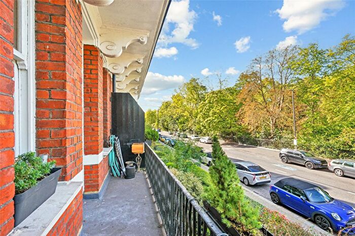 2 Bedroom Flat To Rent In Prince Of Wales Mansions, Prince Of Wales Drive, London, SW11