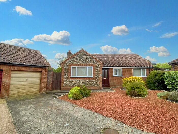 3 Bedroom Detached Bungalow For Sale In Fairfield Close, Mundesley, NR11