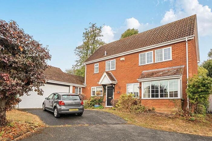 4 Bedroom Detached House For Sale In Arundel Close, Flitwick, MK45