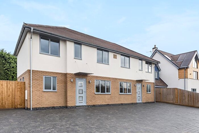 3 Bedroom Semi-Detached House To Rent In Henley Road, Shillingford, OX10