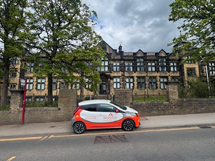 2 Bedroom Flat To Rent In Richardshaw Lane, Pudsey, LS28