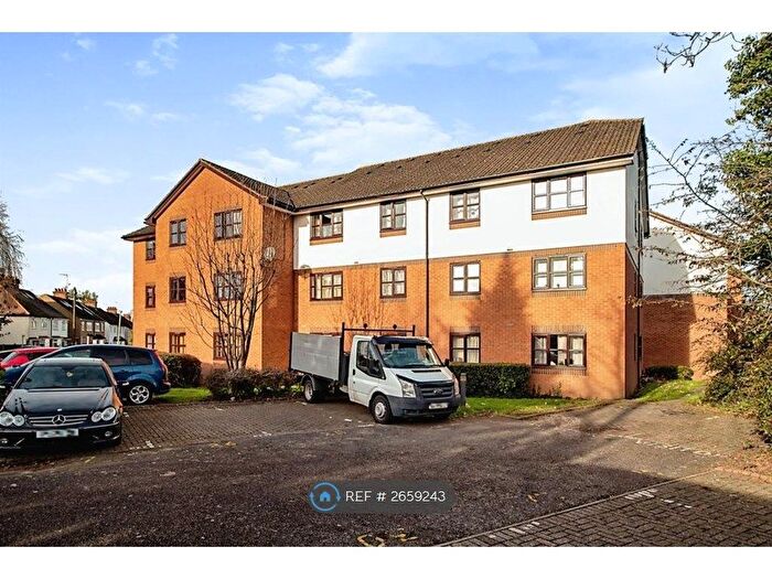 1 Bedroom Flat To Rent In King Georges Avenue, Watford, WD18