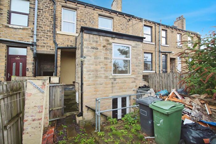4 Bedroom Terraced House For Sale In Crosland Road, Thornton Lodge, Huddersfield, West Yorkshire, HD1