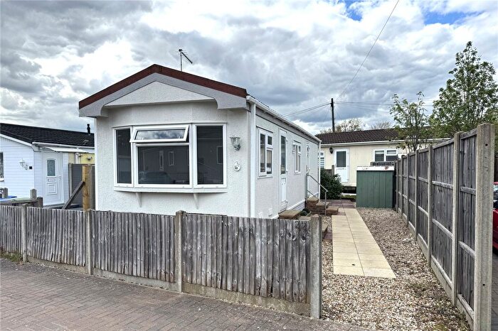 1 Bedroom Property For Sale In Hill Corner Farm Park, Sandy Lane, Farnborough, Hampshire, GU14