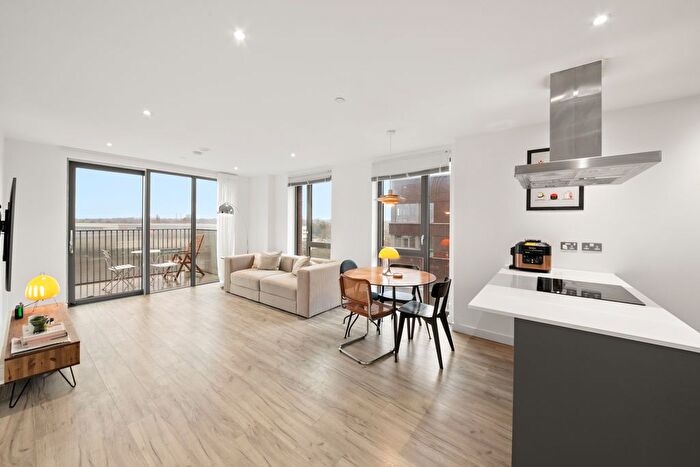 3 Bedroom Flat For Sale In Oldfield Lane North, Greenford, UB6