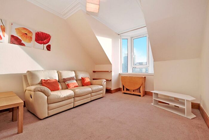 2 Bedroom Penthouse To Rent In Rosemount Place, Aberdeen, AB25