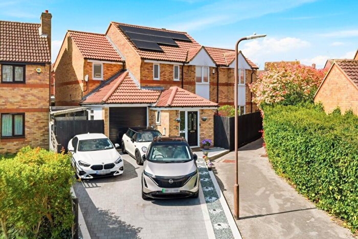 5 Bedroom Detached House For Sale In Hamilton Lane, Bletchley, MK3