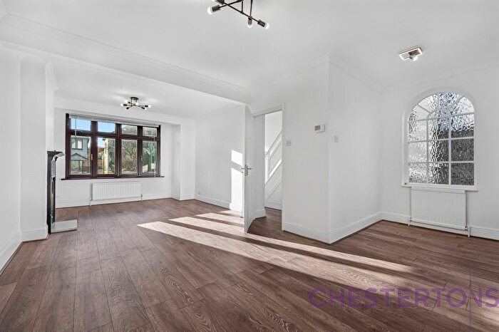 3 Bedroom Semi Detached House To Rent In Warland Road, Canary Wharf, SE18