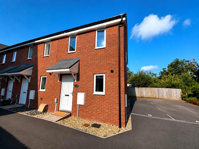 2 Bedroom End Of Terrace House For Sale In Sams Close, Bideford, EX39