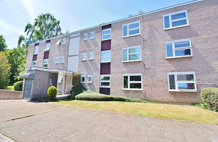 3 Bedroom Flat For Sale In Hepple Close, Isleworth, Greater London, TW7