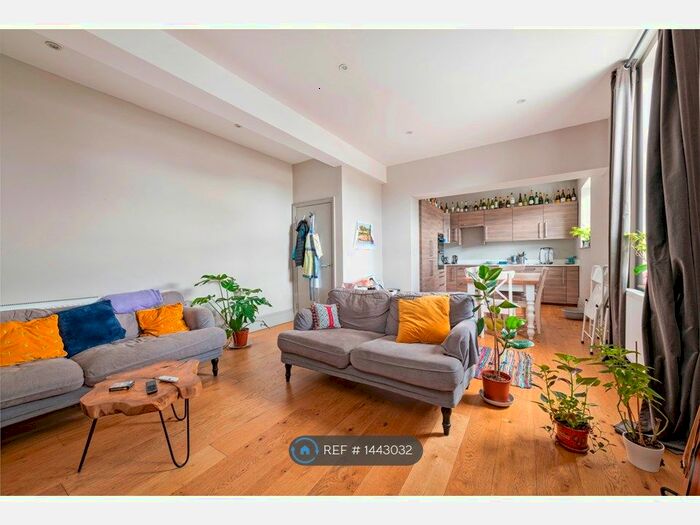 4 Bedroom Flat To Rent In Stockwell Road, London, SW9