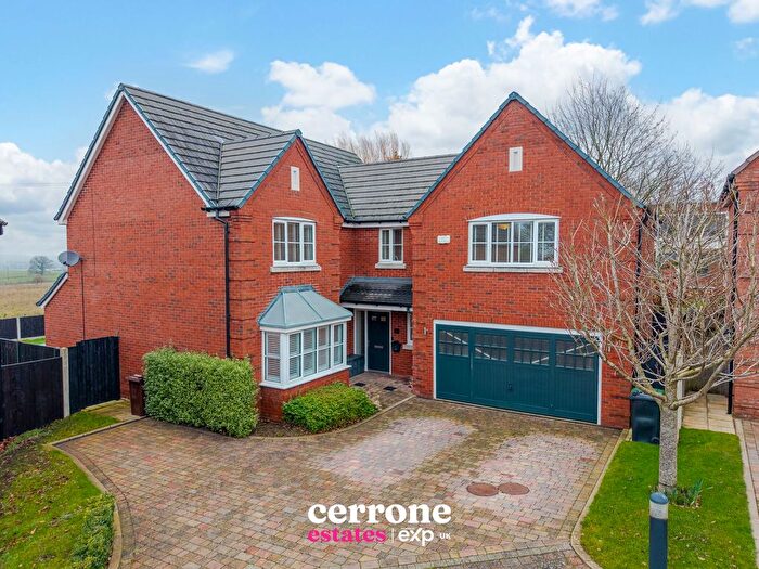 4 Bedroom Detached House For Sale In Puddlestone Close, Astwood Bank, Redditch, B96