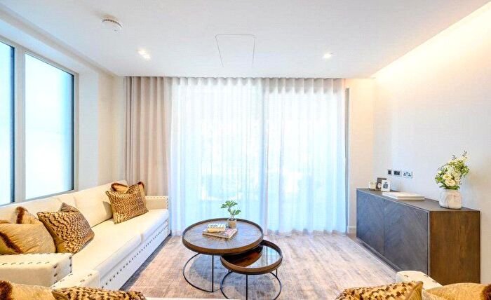 2 Bedroom Flat To Rent In Garrett Mansions, Newcastle Place, Paddington, London, W2