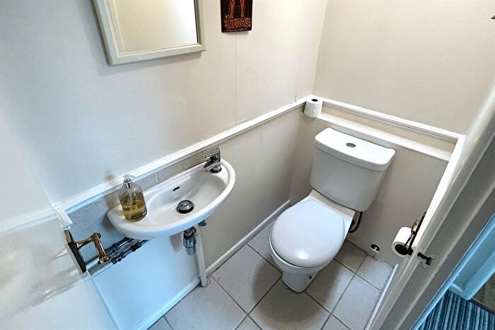 3 Bedroom End Of Terrace House For Sale In Chorlton Drive, Cheadle, SK8