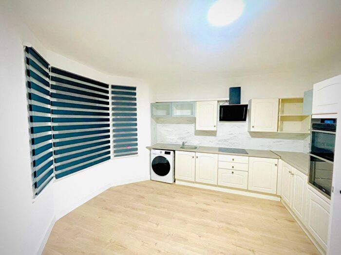 2 Bedroom Flat To Rent In Green Street, Forest Gate, E7