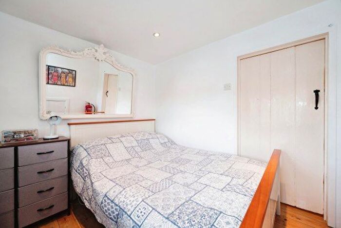 2 Bedroom Cottage To Rent In Manor Road, Hayling Island, PO11