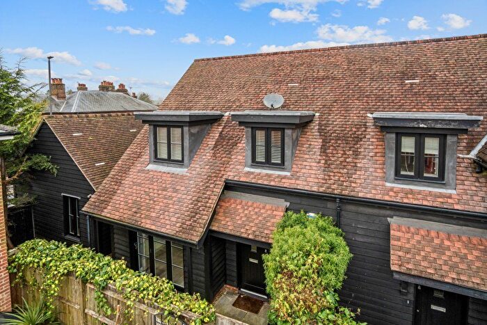 2 Bedroom Detached House To Rent In Blue Dragon Yard, Beaconsfield, Buckinghamshire, HP9