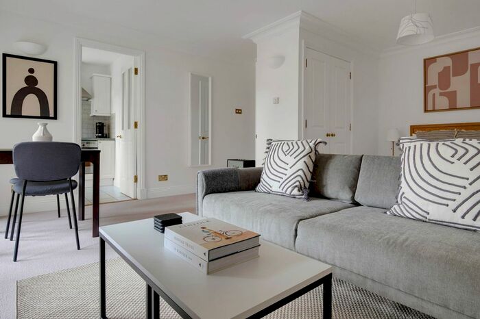 Studio To Rent In Waterloo, London, SE1