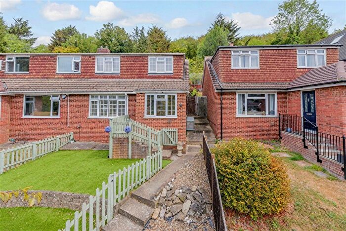 3 Bedroom Semi-Detached House For Sale In Boxley Road, Walderslade, Chatham, Kent, ME5