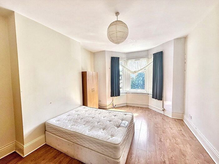 3 Bedroom Flat To Rent In Lynnwood Terrace, Newcastle Upon Tyne, NE4