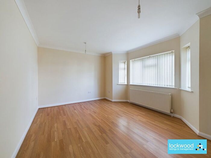 2 Bedroom Flat To Rent In Ashcombe Close, Ashford, TW15