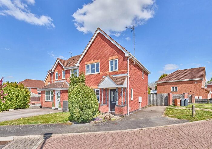 3 Bedroom Semi Detached House To Rent In Landseer Drive, Hinckley, Leicestershire, LE10