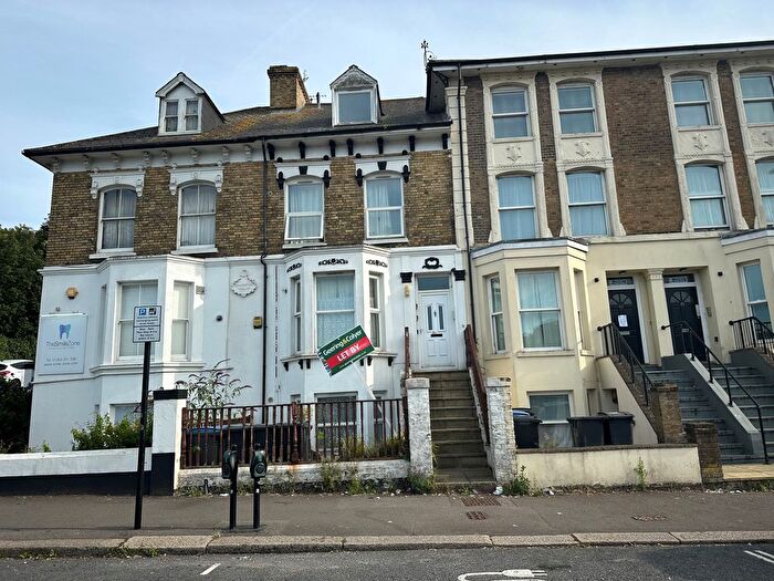 1 Bedroom Flat To Rent In Folkestone Road, Dover, CT17