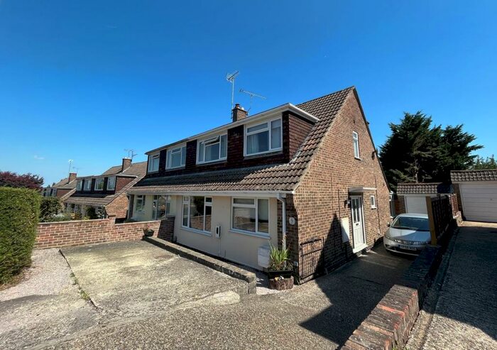 4 Bedroom Semi-Detached House To Rent In Westwood Road, Newbury, RG14