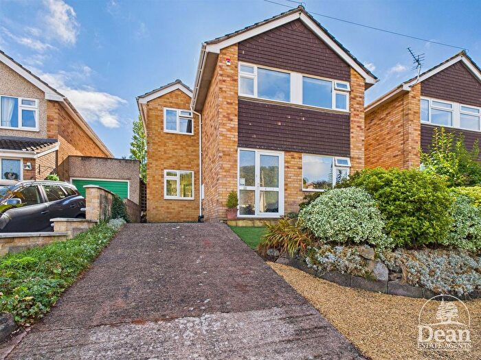 3 Bedroom Detached House For Sale In Oakhill Road, Mitcheldean, GL17