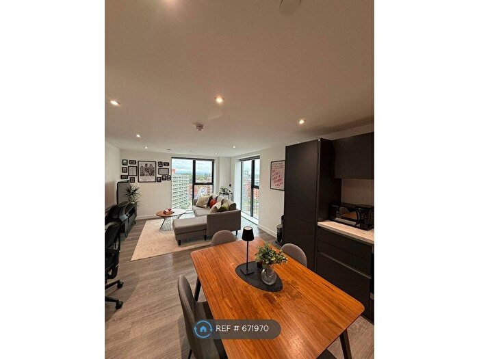 2 Bedroom Flat To Rent In Woden Street, Salford, M5