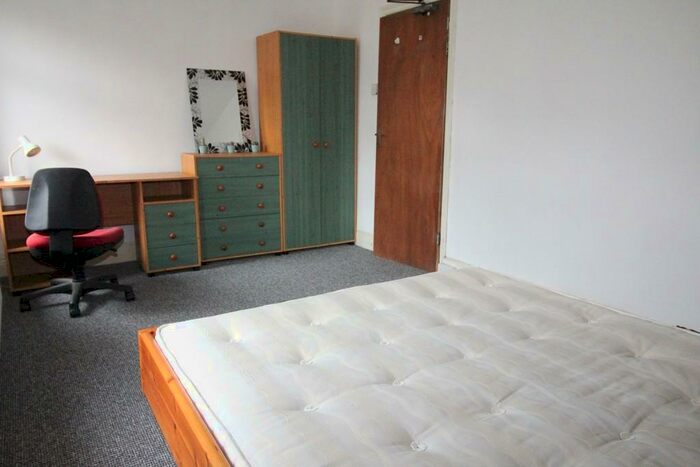 3 Bedroom Terraced House To Rent In Stow Hill, Pontypridd, CF37