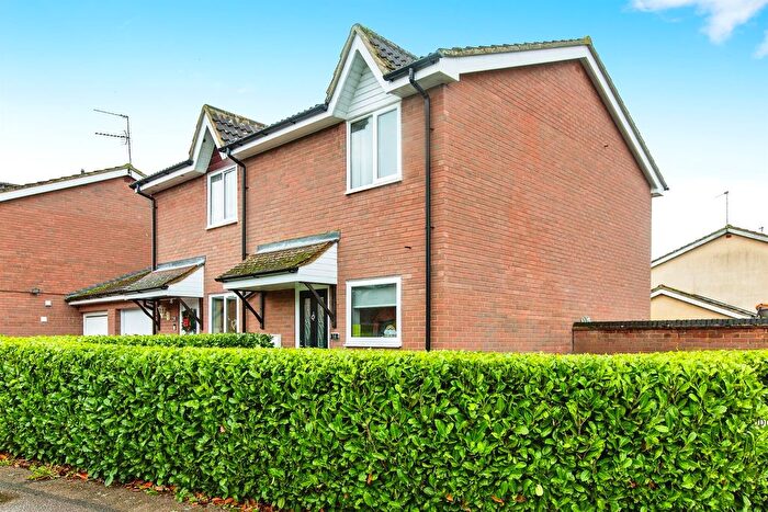 3 Bedroom End Of Terrace House For Sale In Hamden Way, Papworth Everard, Cambridge, CB23
