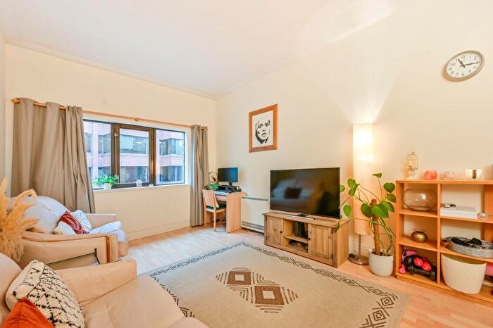 1 Bedroom Flat To Rent In Prescot Street, Aldgate, London, E1