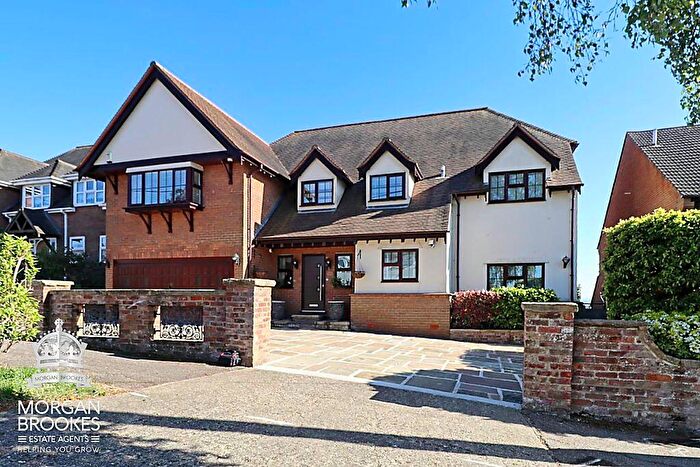 4 Bedroom Detached House For Sale In St. Marys Road, South Benfleet, SS7