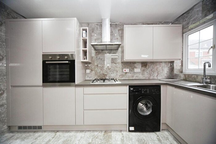 2 Bedroom Cluster House For Sale In Coyney Green, Luton, LU3