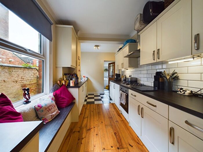 3 Bedroom Terraced House For Sale In Wycliffe Road, Abington, Northampton, NN1