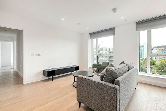 3 Bedroom Apartment To Rent In Quest House, Blackwall Reach, E14