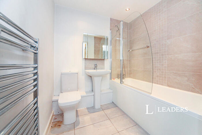 2 Bedroom Apartment To Rent In Modern Two-Bedroom Ground Floor Flat – Near Town Centre & Train Station - - Royal Navy Court - Unfurnished, LU2