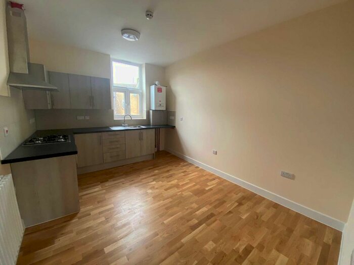 2 Bedroom Flat To Rent In High Road, Leytonstone, E11